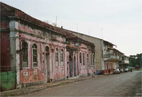 Häuserzeile im europäischen Quartier, Bissau