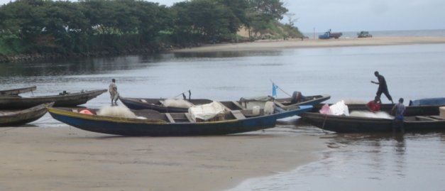Fischerboote / Kribi