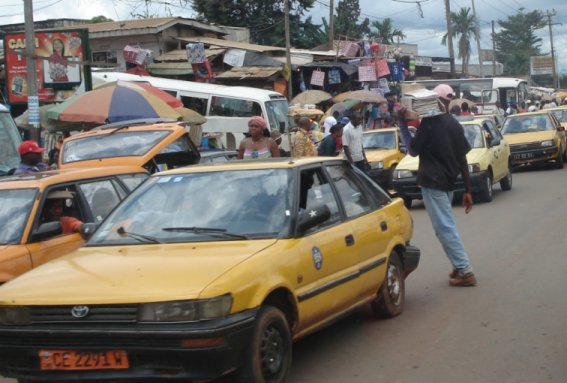 Busbahnhof / Kamerun