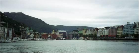 Bergen von der Fhre aus gesehen